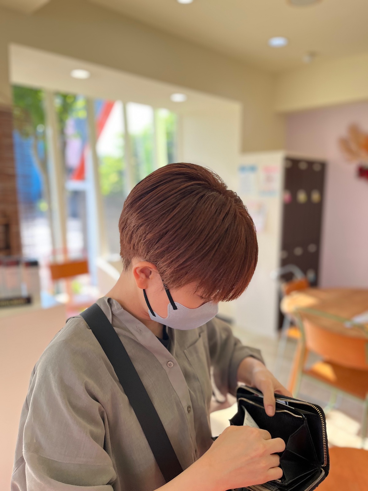 ブリーチなしのピンクブラウンカラーで印象を変えたい|香南市fleur amiの大人向け艶カラー施術事例